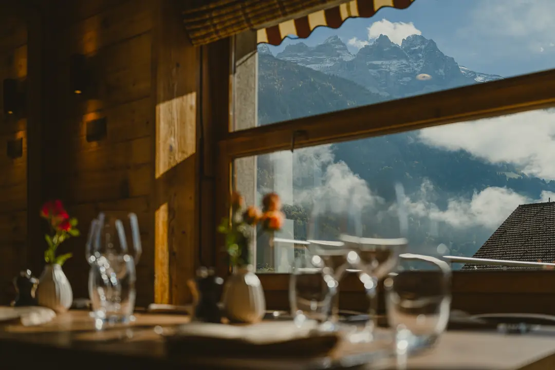 Les Dents du Midi par la fenêtre de la salle à manger